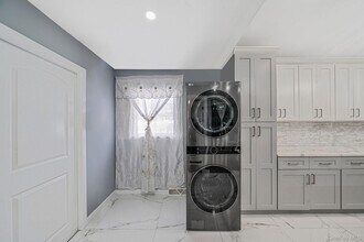 158 Mohawk St in Ronkonkoma, NY - Building Photo - Building Photo