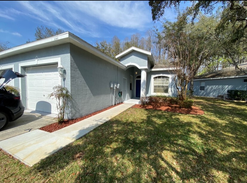 12403 Gallant Ct in Hudson, FL - Building Photo