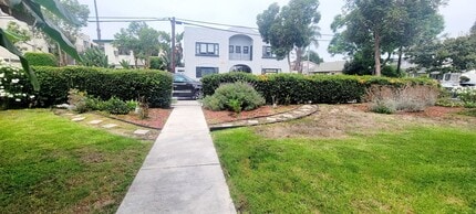 1048 E 5th St in Long Beach, CA - Foto de edificio - Building Photo