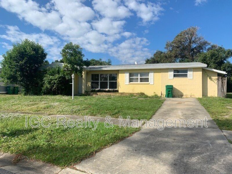 1014 Barclay Dr in Cocoa, FL - Building Photo