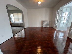 736 N Pearl St, Unit Right side in Menands, NY - Foto de edificio - Building Photo