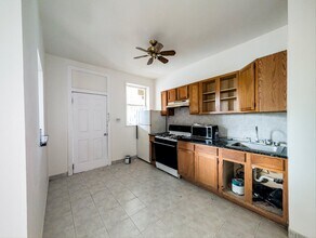 3135 W Augusta Blvd, Unit 2R in Chicago, IL - Building Photo - Building Photo