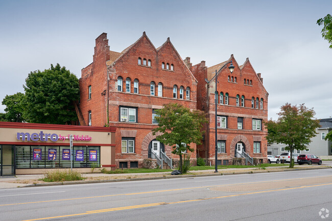 514 Lake Ave in Rochester, NY - Foto de edificio - Building Photo