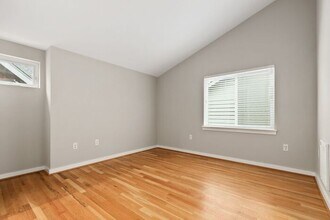 4529 40th Ave SW in Seattle, WA - Foto de edificio - Building Photo