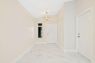 4498 Dogwood Cir in Weston, FL - Building Photo - Building Photo