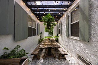 717 Forest Hill Blvd in West Palm Beach, FL - Building Photo - Building Photo