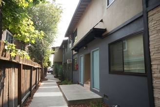 2412 Q St in Sacramento, CA - Building Photo - Building Photo