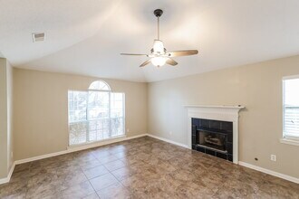 126 Stonehaven Dr in Pelham, AL - Building Photo - Building Photo