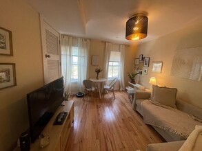 4444 Cresson St in Philadelphia, PA - Foto de edificio - Building Photo