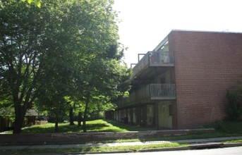 Laurene Gardens Condominium in Philadelphia, PA - Building Photo - Building Photo