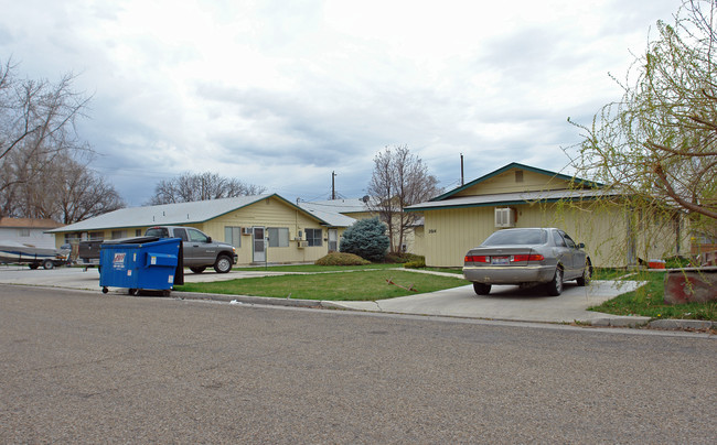 1315 E Ash St in Caldwell, ID - Foto de edificio - Building Photo