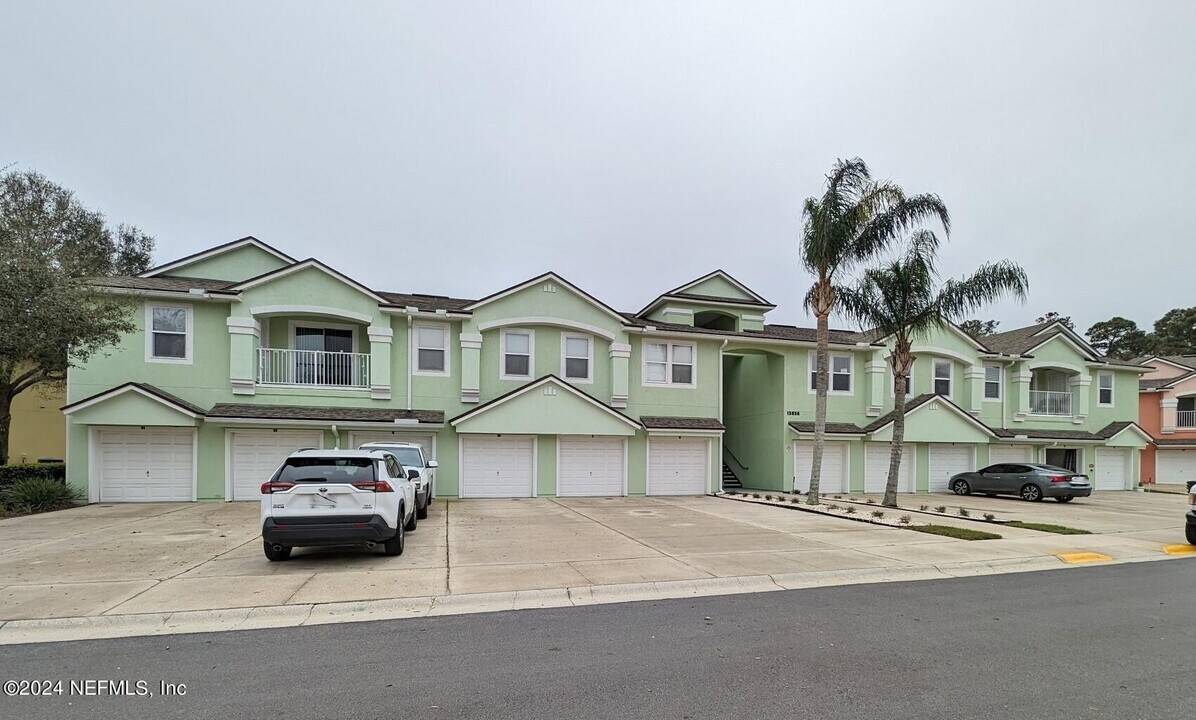 13856 Herons Landing Way in Jacksonville, FL - Building Photo
