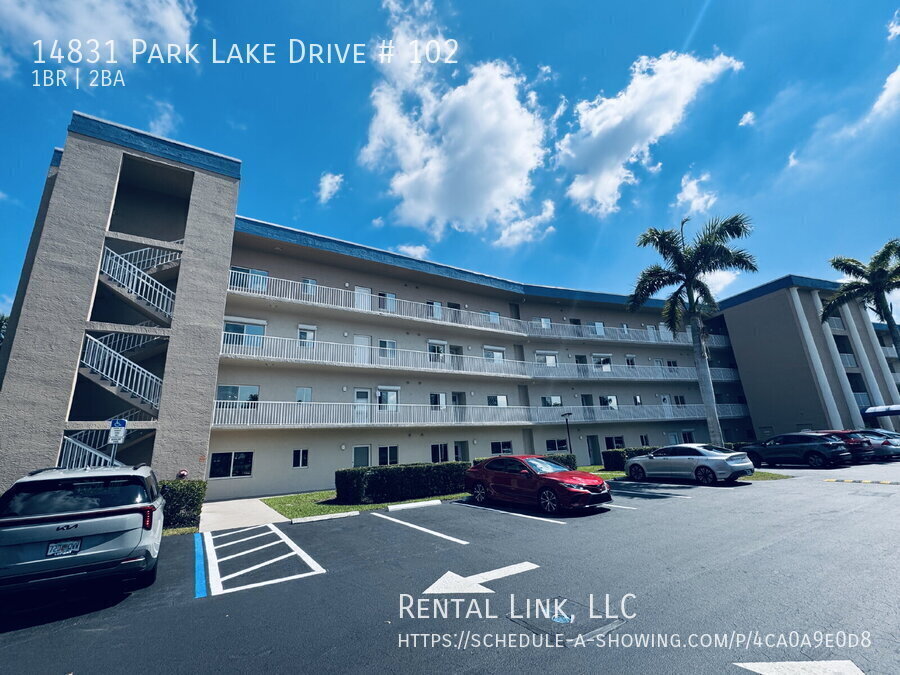 14831 Park Lake Dr in Ft. Myers, FL - Building Photo