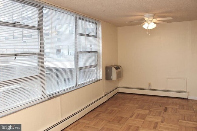 1030 E Lancaster Ave in Bryn Mawr, PA - Building Photo - Building Photo