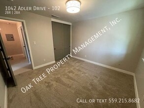 1042 Adler Dr in Clovis, CA - Foto de edificio - Building Photo