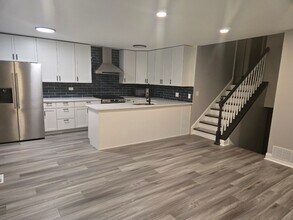 456 W Inverrary Ln in Deerfield, IL - Building Photo - Building Photo