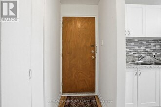36 Ray St S in Hamilton, ON - Building Photo - Building Photo