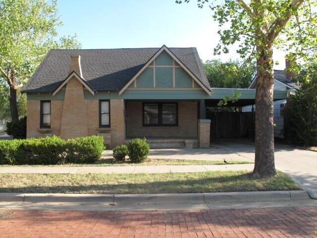 property at 2124 16th St