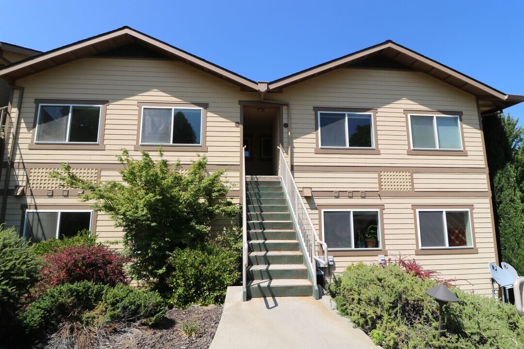 232 Grant St in Ashland, OR - Building Photo