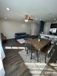 155 Iron Horse Dr E photo'