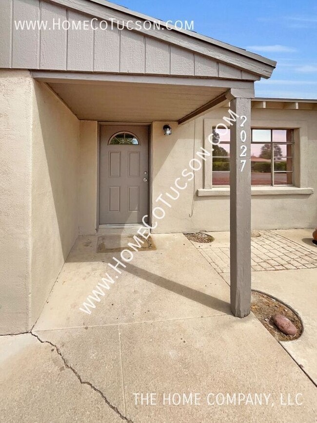2027 S Miramonte Stravenue in Tucson, AZ - Building Photo - Building Photo