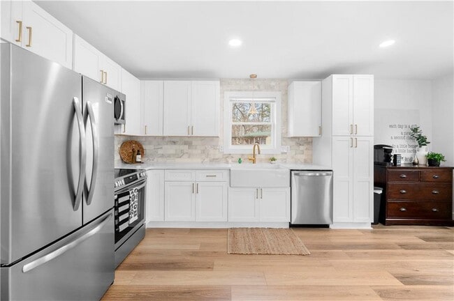 150 Sweetwater St in Canton, GA - Building Photo - Building Photo