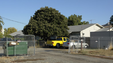 1475 159th Ave in San Leandro, CA - Foto de edificio - Building Photo