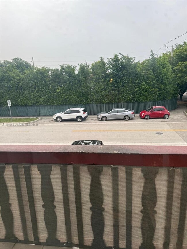 1000 W 28th St in Hialeah, FL - Building Photo - Building Photo