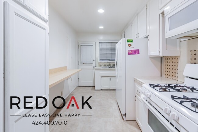 1311 Laurel Ave in West Hollywood, CA - Building Photo - Building Photo