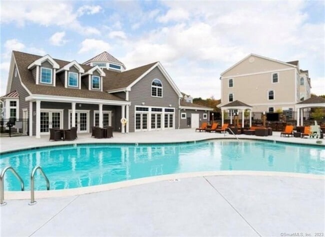 318 Copper Square Dr in Bethel, CT - Building Photo - Building Photo