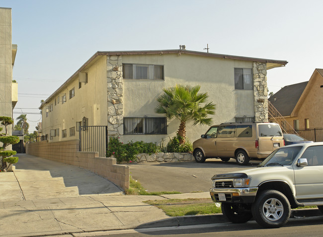 1050 S Norton Ave in Los Angeles, CA - Foto de edificio - Building Photo