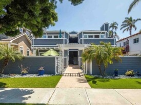 569 E Ave in Coronado, CA - Building Photo