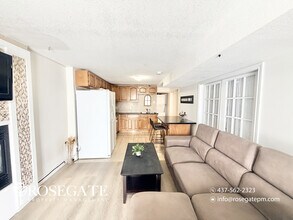 73 Golden Meadow Dr in Kitchener, ON - Building Photo - Building Photo