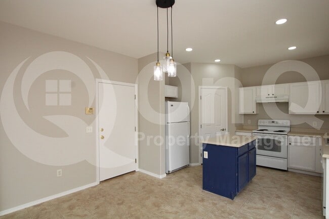 property at 4025 W Carter Rd