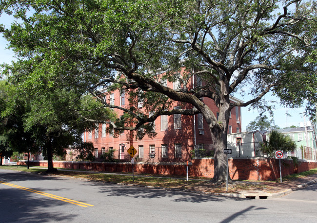 St John's Villa in Savannah, GA - Foto de edificio - Building Photo