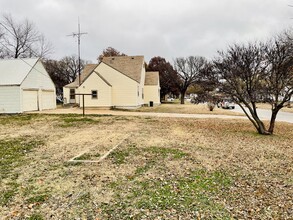 502 N Jennings Ave in Anthony, KS - Foto de edificio - Building Photo