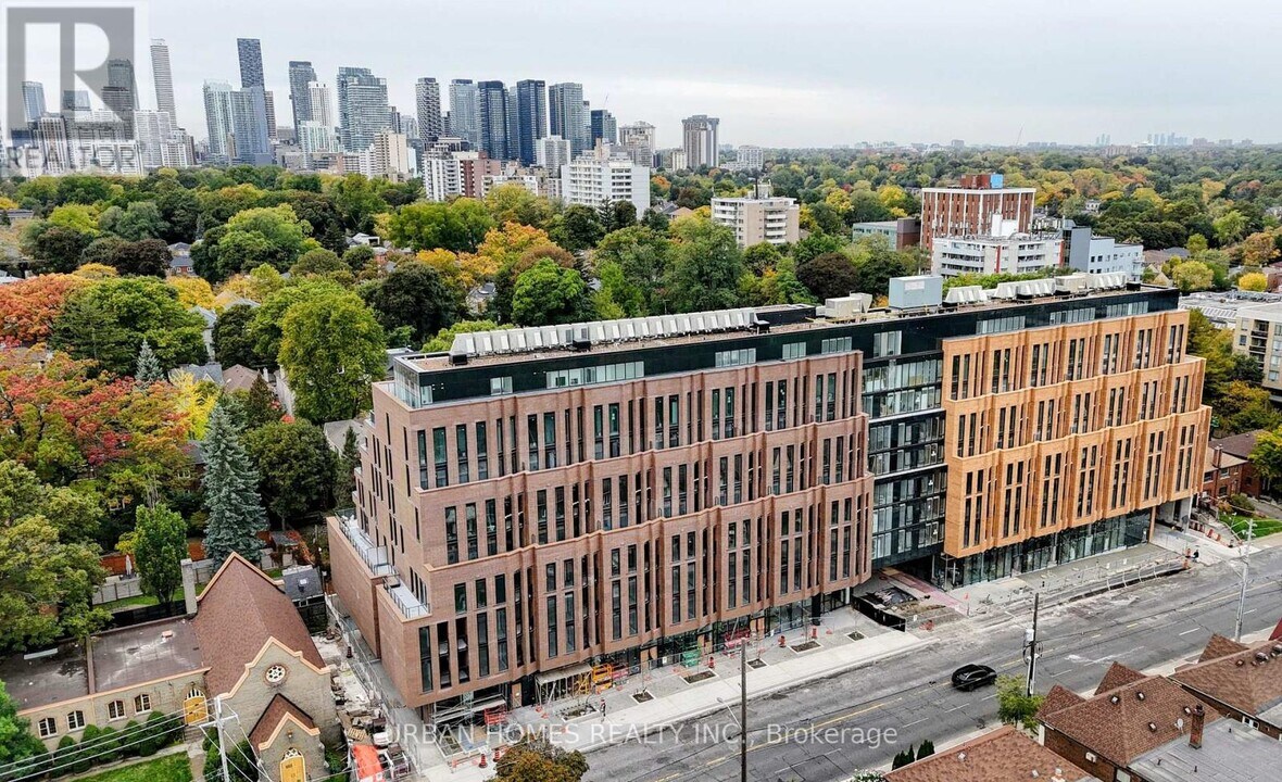 1720 Bayview Ave in Toronto, ON - Building Photo