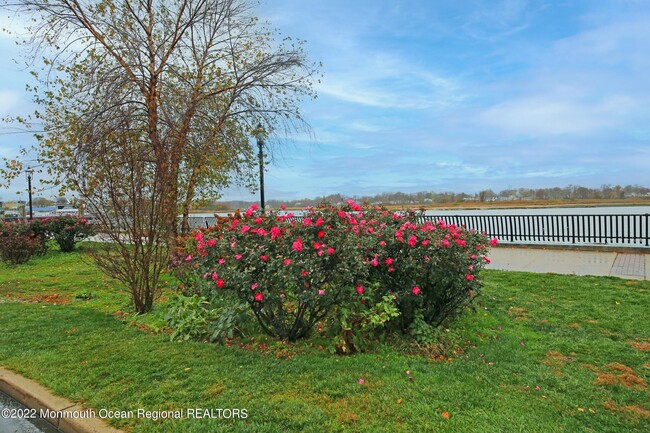 45 Cedar St in Keyport, NJ - Foto de edificio - Building Photo