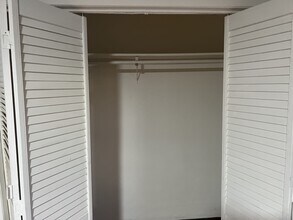 82 Fiat Ave in Iselin, NJ - Building Photo - Building Photo