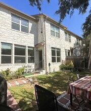 2410 Great Oaks Dr in Round Rock, TX - Building Photo - Building Photo
