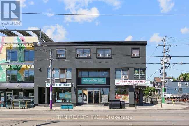 1328 Gerrard St E in Toronto, ON - Building Photo - Building Photo