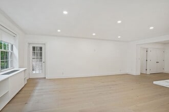 20 Church St in Greenwich, CT - Building Photo - Building Photo