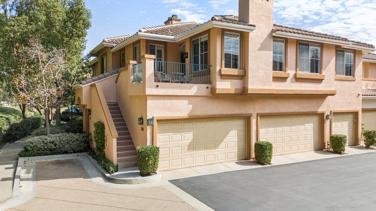 2400 Ladrillo Aisle in Irvine, CA - Building Photo