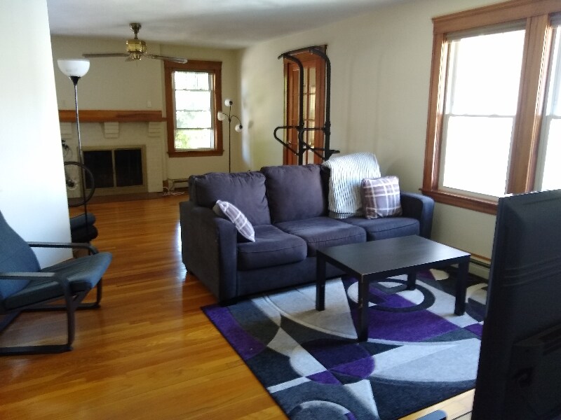 30 Bacon St in Waltham, MA - Building Photo