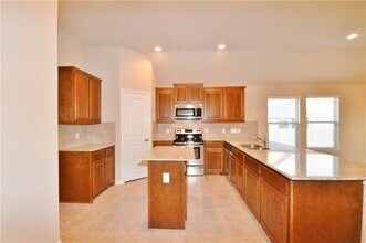122 Eagle Feather Rd in Waxahachie, TX - Building Photo - Building Photo