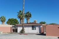 5735-5747 E 28th St in Tucson, AZ - Foto de edificio - Building Photo