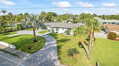 300 Oak St in Melbourne Beach, FL - Building Photo - Building Photo