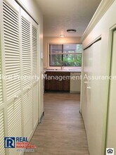 7081 SW Montauk Cir in Lake Oswego, OR - Building Photo - Building Photo