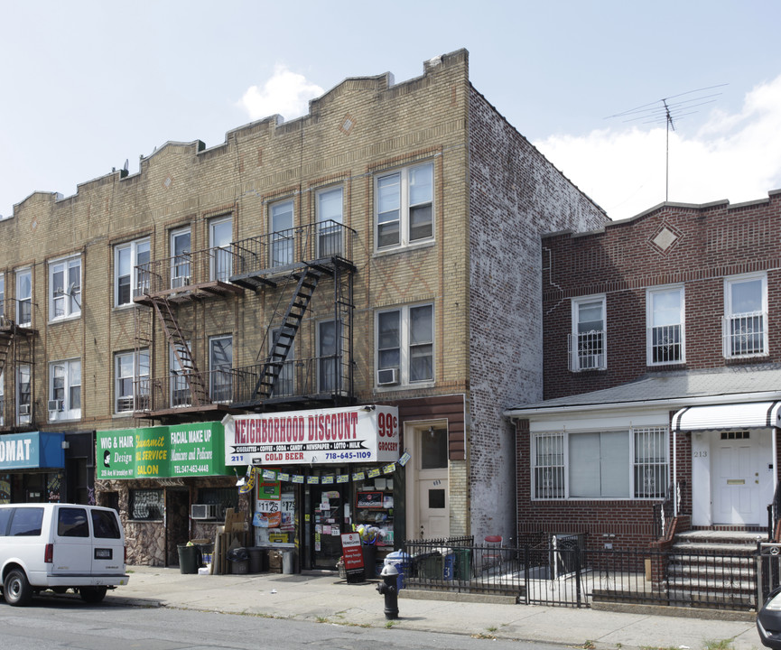 211 Avenue M in Brooklyn, NY - Building Photo