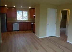 5215 38th Ave SW in Seattle, WA - Building Photo - Building Photo